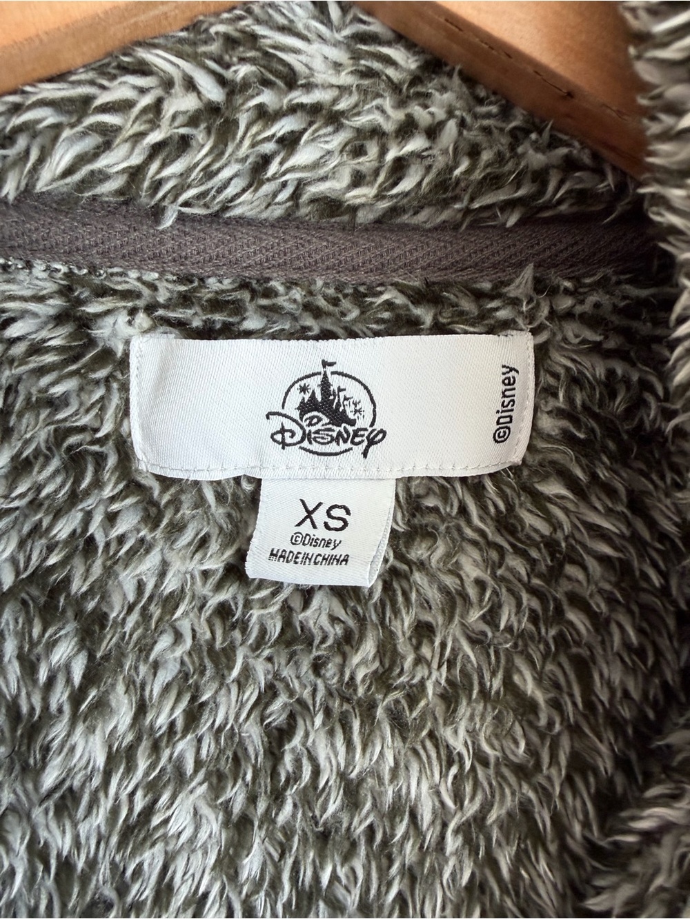 Disney Parks Disneyland D Logo High Pile Sherpa Fleece Full Zip Jacket XS Womens - Picture 3 of 11